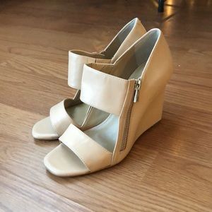Ann Taylor Nude Sandals Size 6